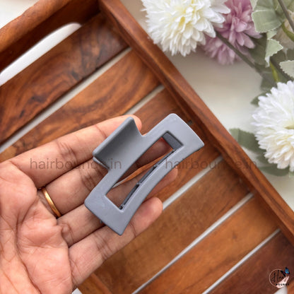 Minimalist Rectangle Hair Claw – Medium