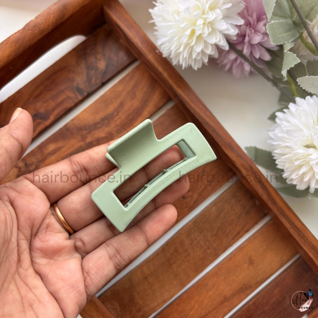 Minimalist Rectangle Hair Claw – Medium
