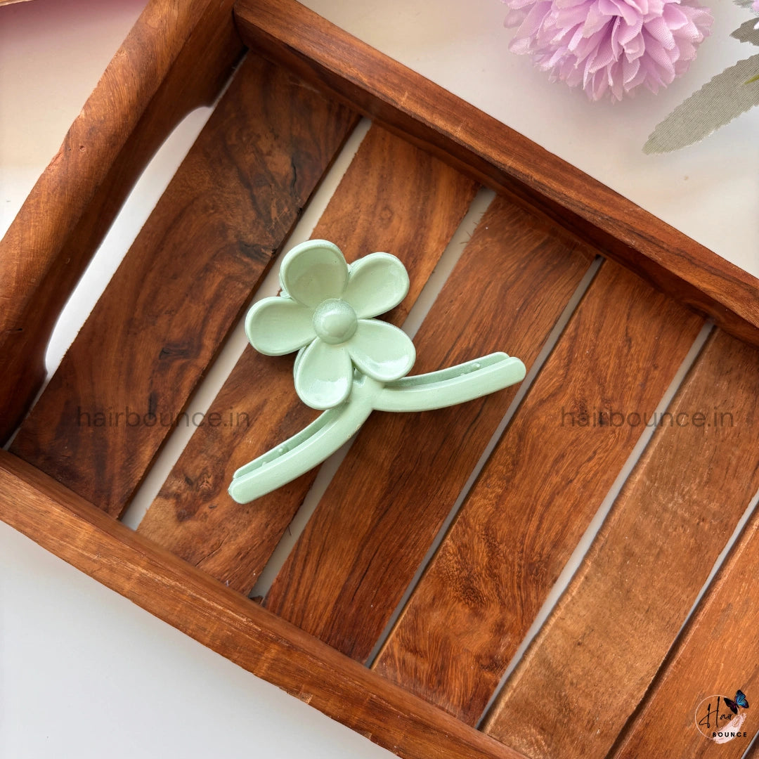 Daisy Stem Hair Claw – Medium