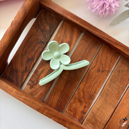 Daisy Stem Hair Claw – Medium