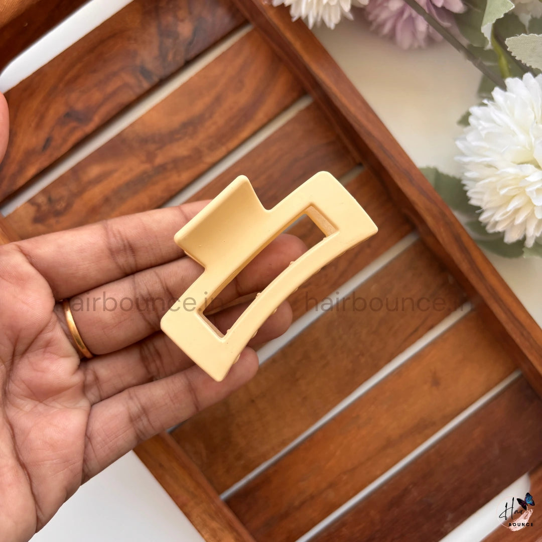 Minimalist Rectangle Hair Claw – Medium