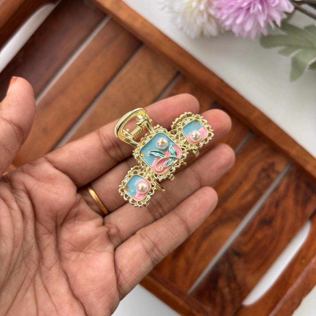 Royal Pastel Pearl Hair Claw – Medium