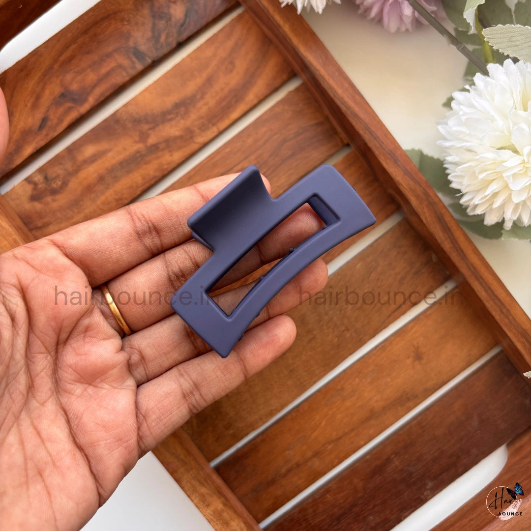 Minimalist Rectangle Hair Claw – Medium