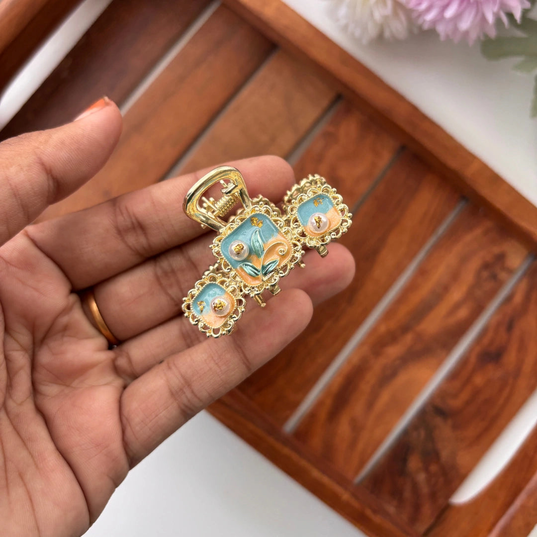 Royal Pastel Pearl Hair Claw – Medium