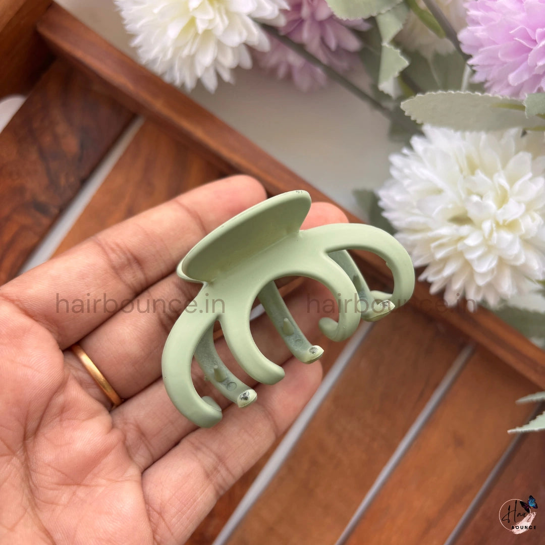 Matte Crown Hair Claw – Medium