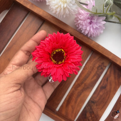 Daisy Bloom Flower Hair Claw - Medium