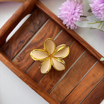 Elegant Gold-Outline Bloom Hair Claw – Large