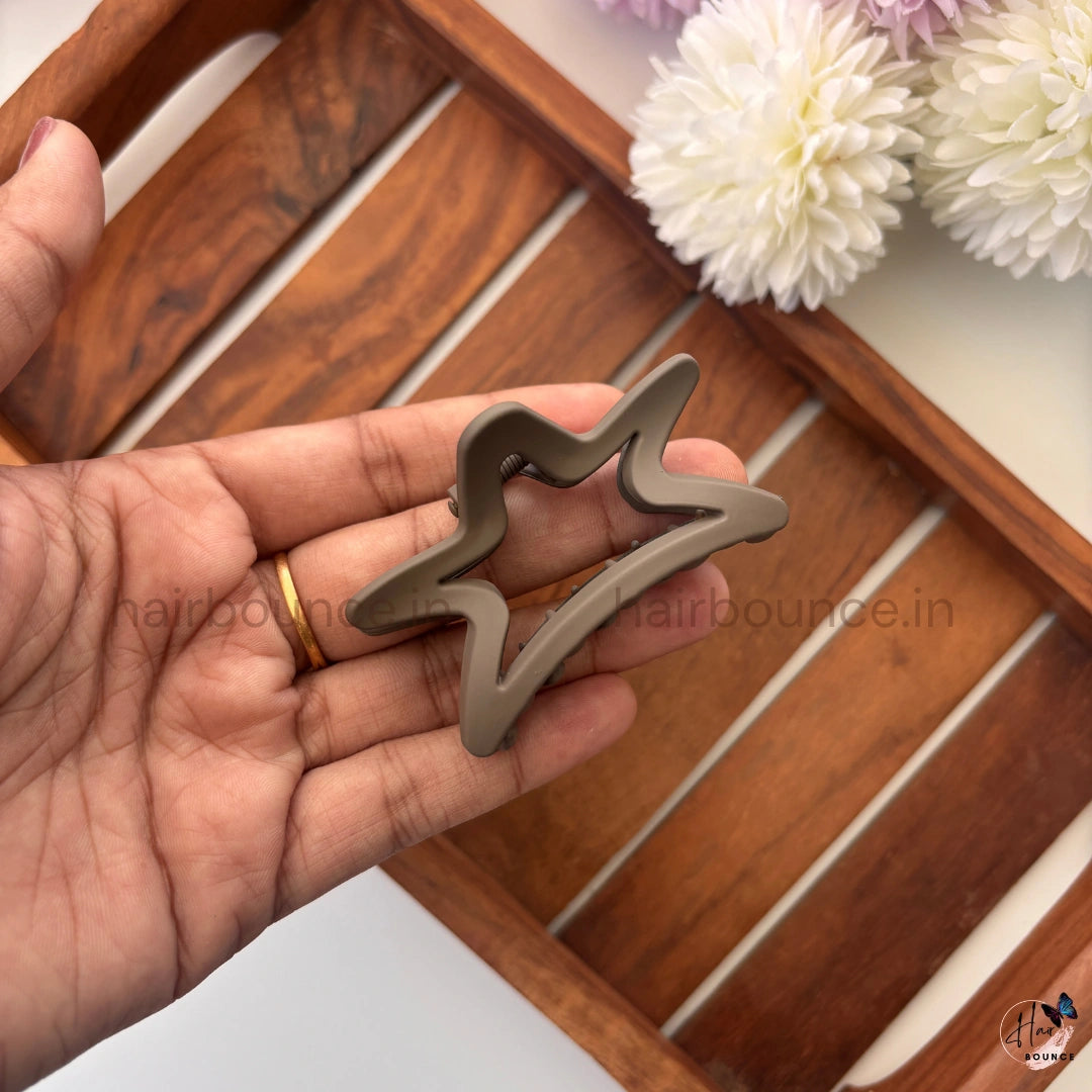 Matte Neutral Star Outline Hair Claw – Medium