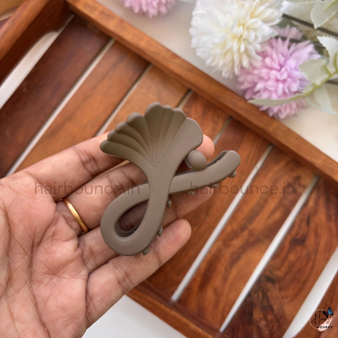 Ginkgo Grace Hair Claw for Women – Medium