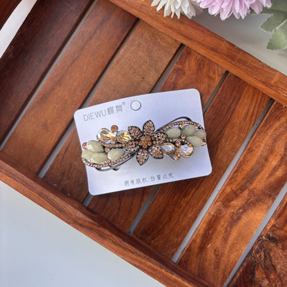 Premium Flower Black Center Clip