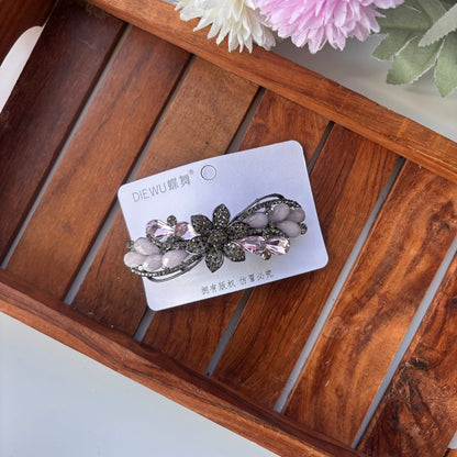 Premium Flower Black Center Clip