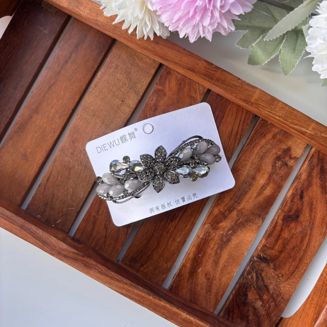 Premium Flower Black Center Clip