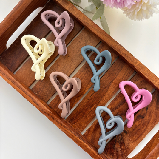 Outline Heart Hair Claw - Medium