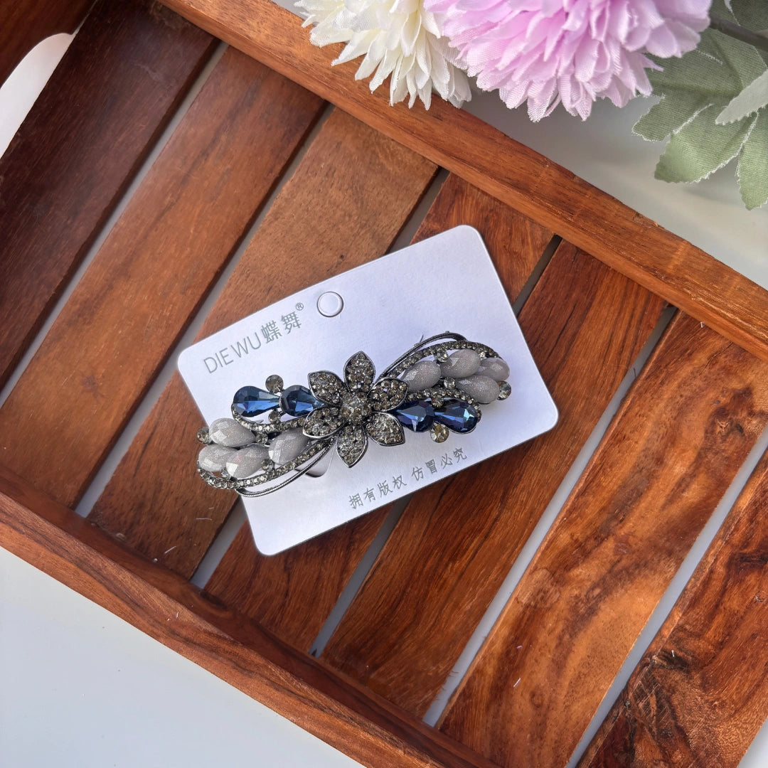 Premium Flower Black Center Clip