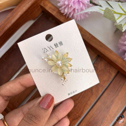 Elegant Pearl Floral Brooch with Crystal Drops