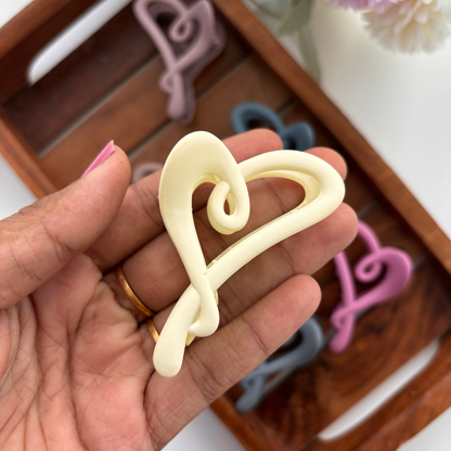 Outline Heart Hair Claw - Medium