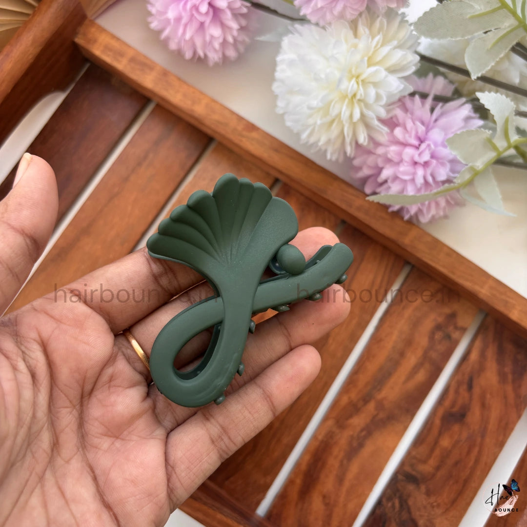 Ginkgo Grace Hair Claw for Women – Medium