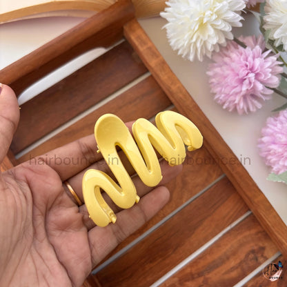 Glossy Wave Hair Clip – Medium