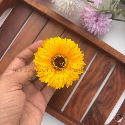 Daisy Bloom Flower Hair Claw - Medium
