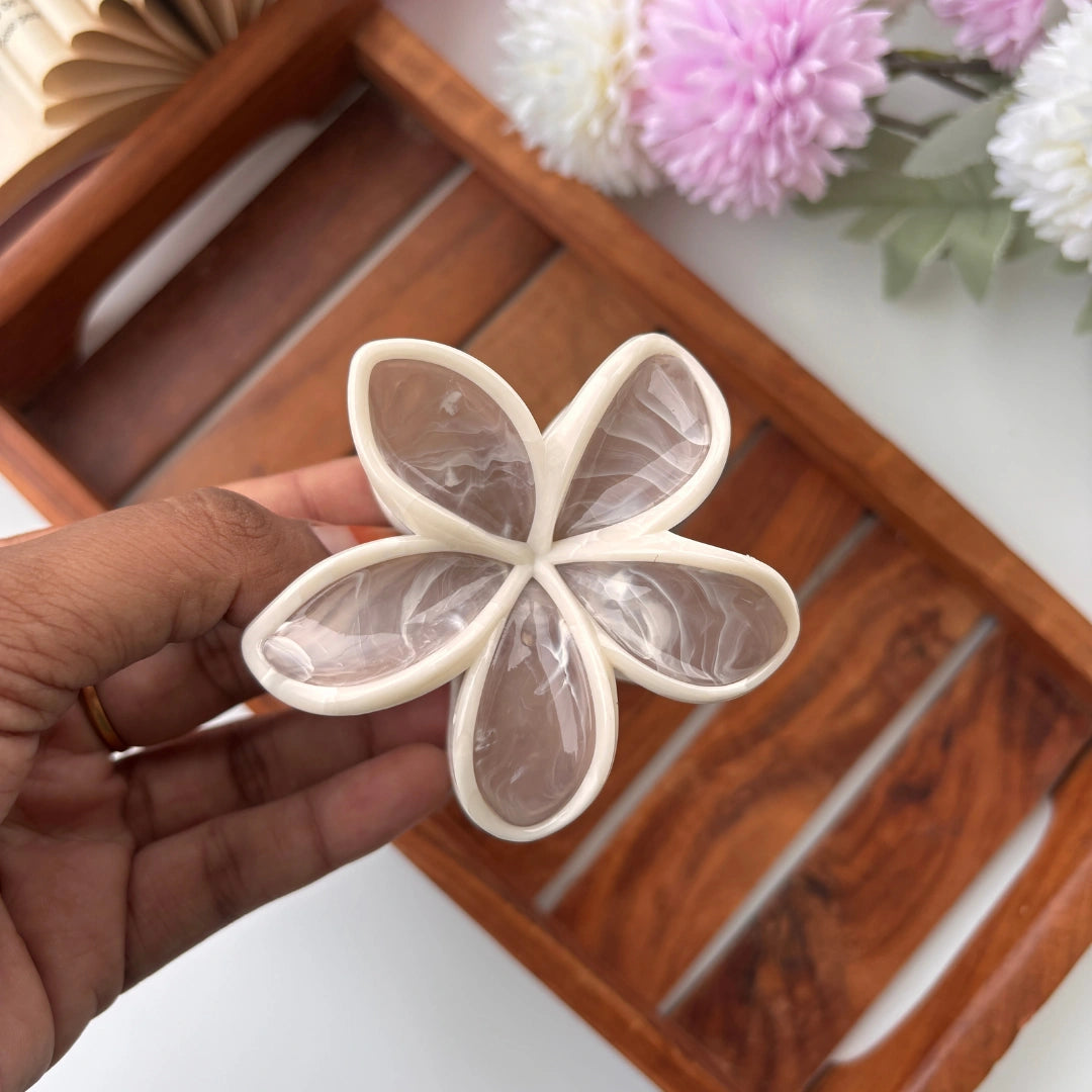 Glossy Outline Marble Petal Hair Claw – Large