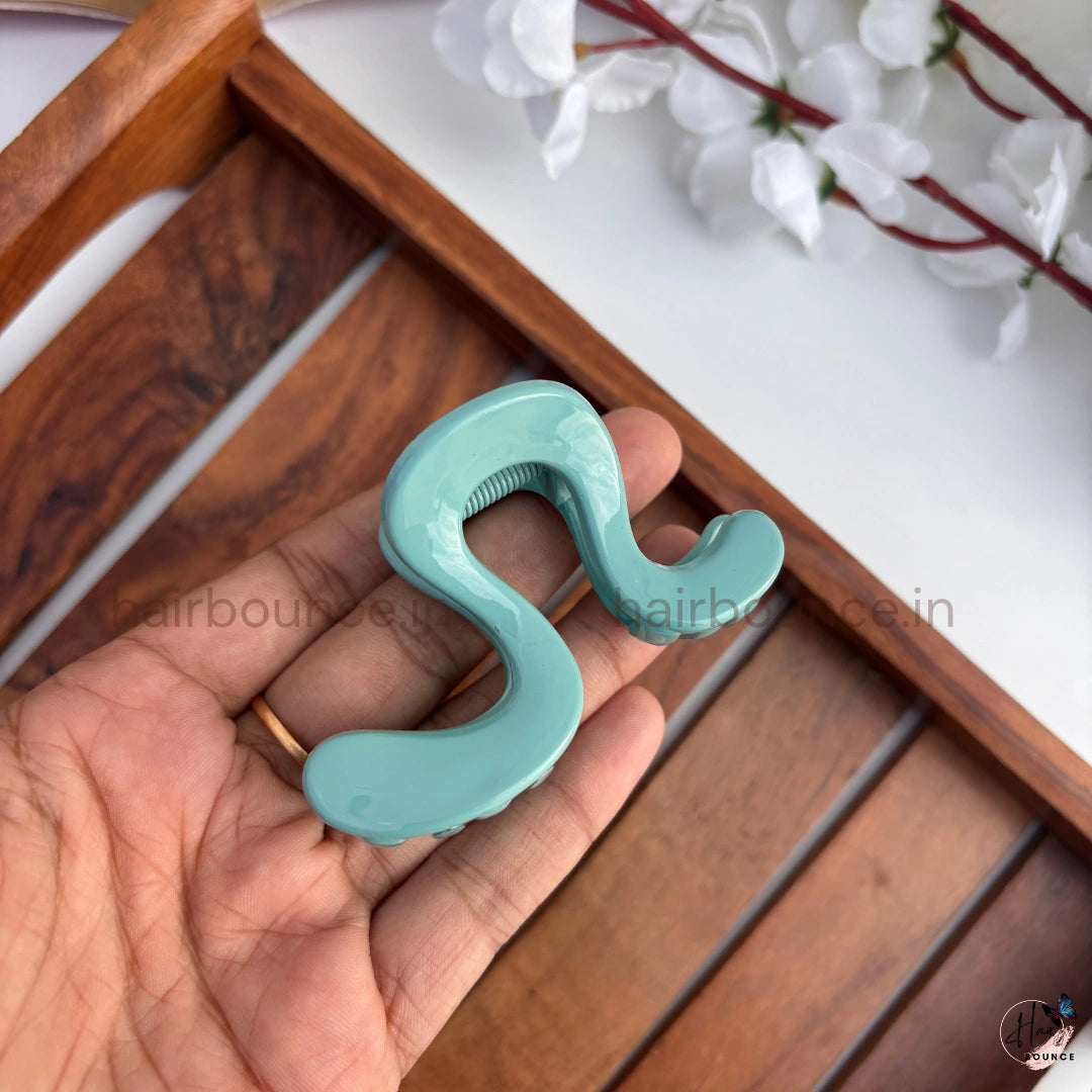 Wave Curve Hair Claw – Medium