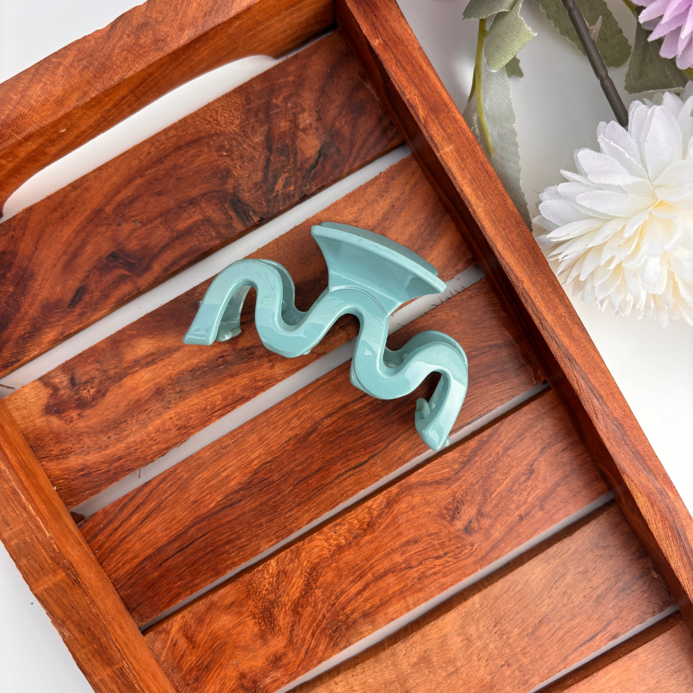 Wavy Hair Claw - Medium