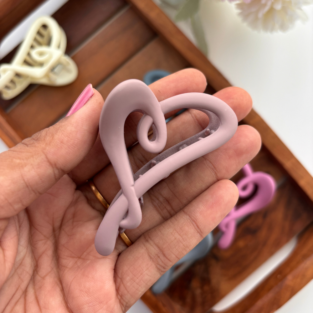 Outline Heart Hair Claw - Medium
