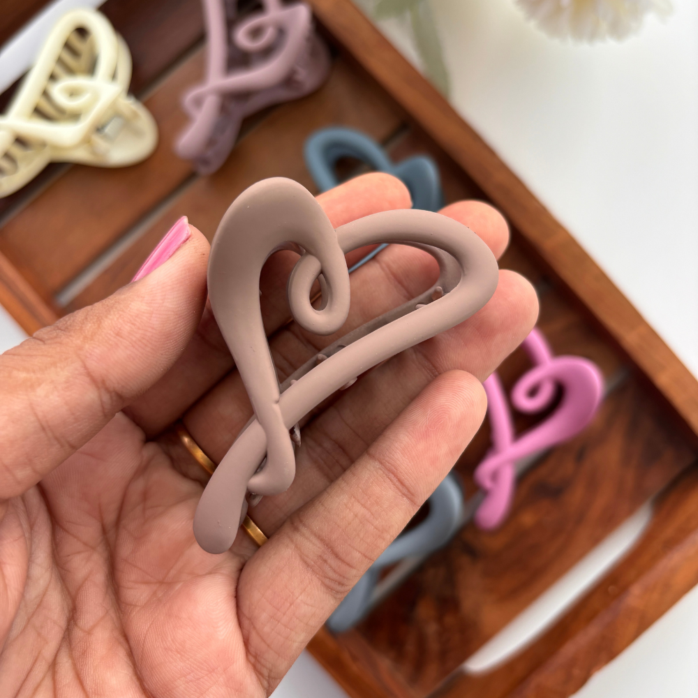 Outline Heart Hair Claw - Medium