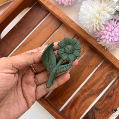 Sunflower Bloom Hair Claw – Medium