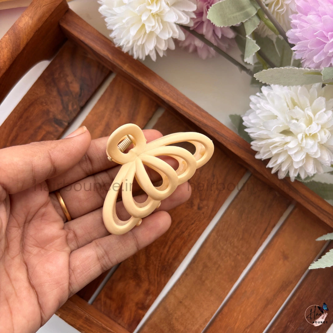 Open Wing Hair Claw – Medium