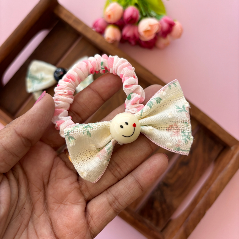 Smiley Bow Rubber Band