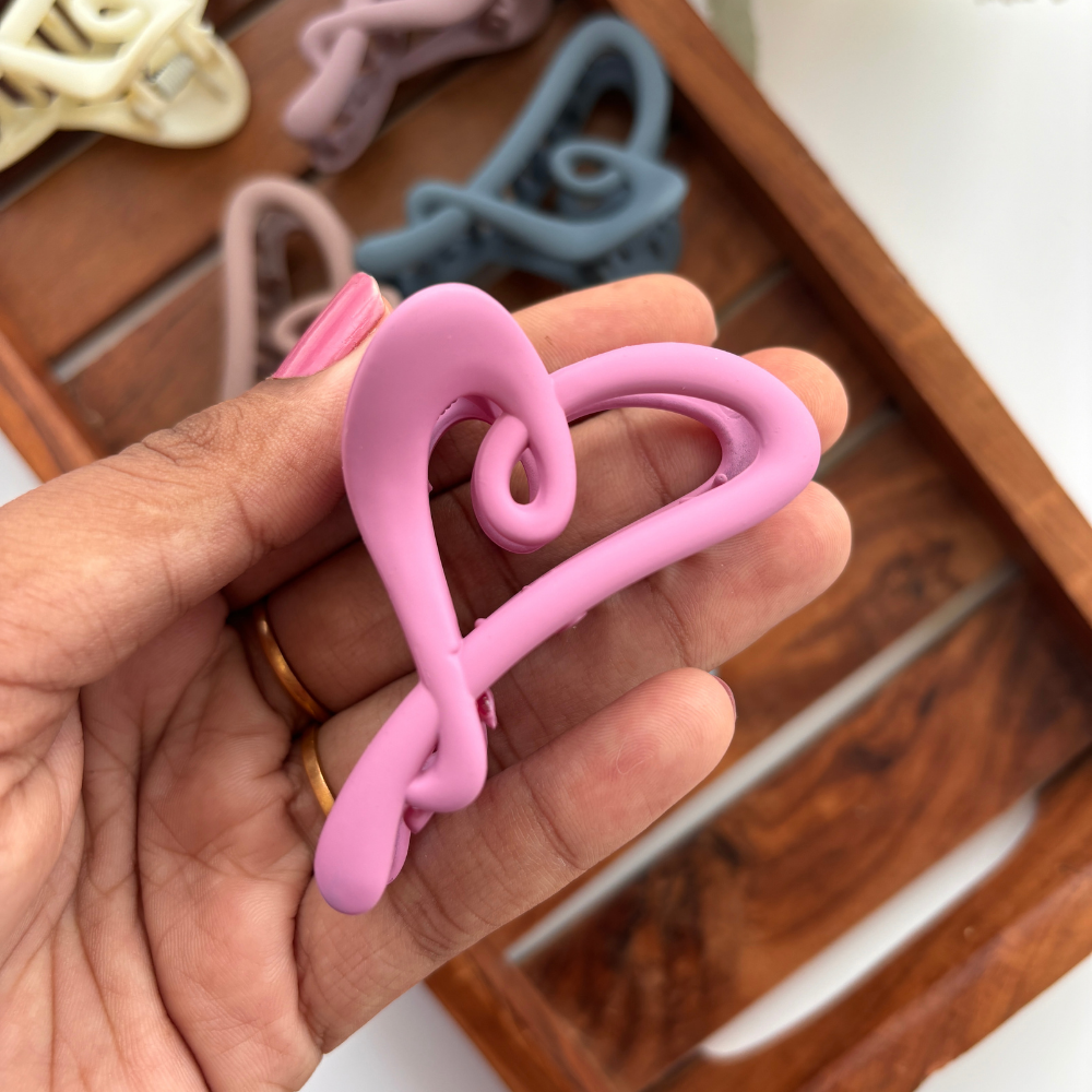 Outline Heart Hair Claw - Medium