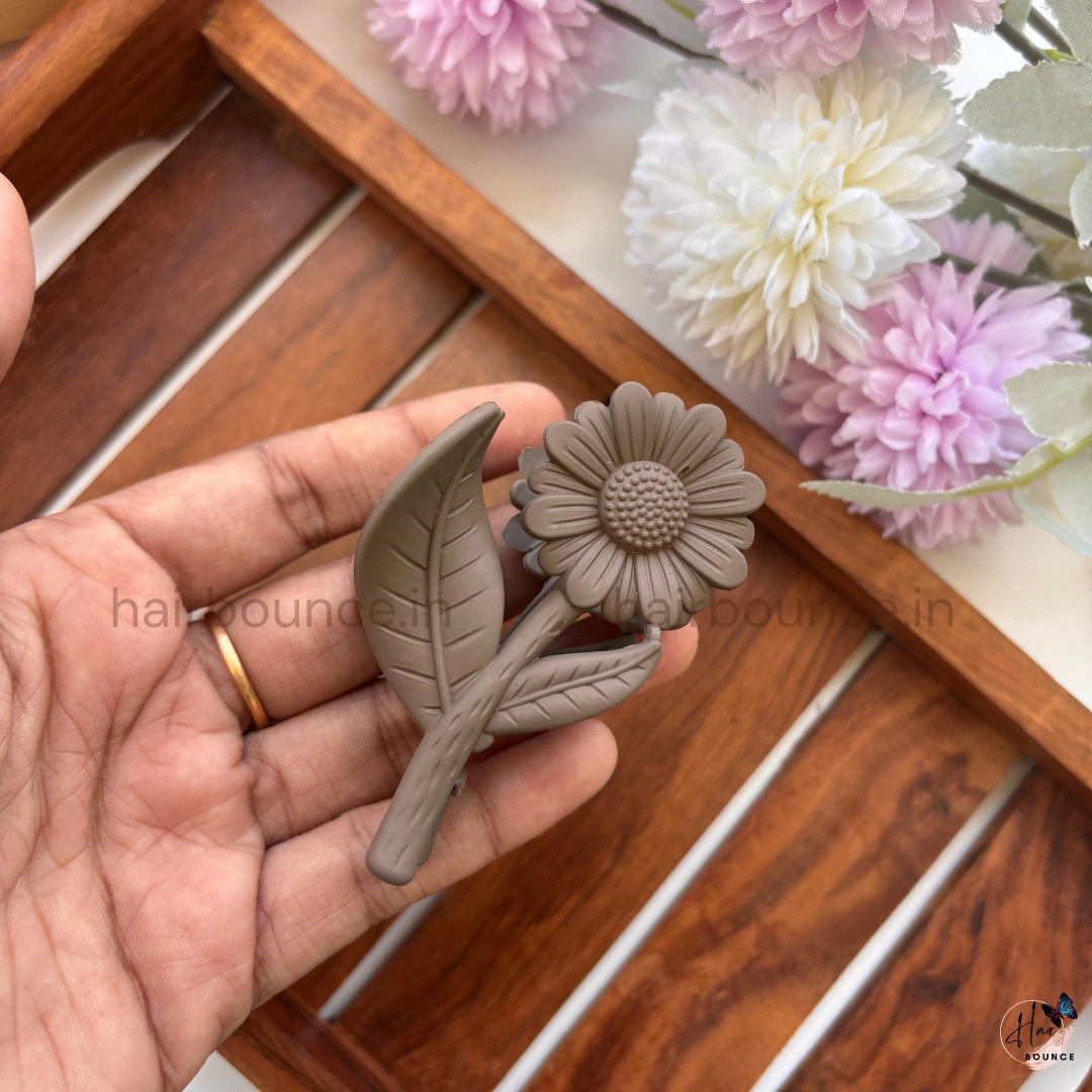 Sunflower Bloom Hair Claw – Medium