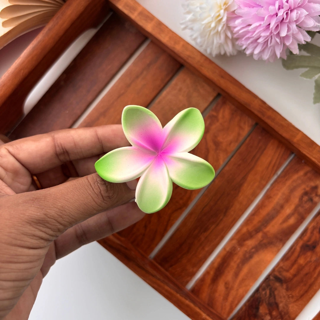 Dual Shade Lilly Flower Hair Claw – Medium