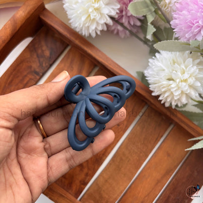 Open Wing Hair Claw – Medium