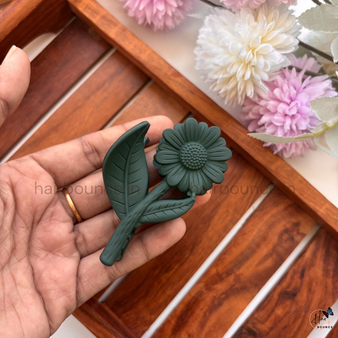 Sunflower Bloom Hair Claw – Medium