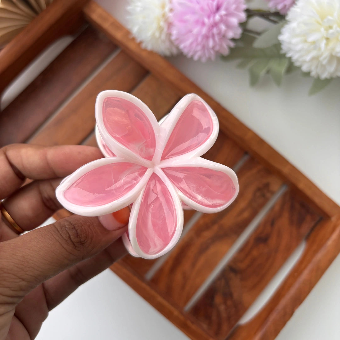 Glossy Outline Marble Petal Hair Claw – Large