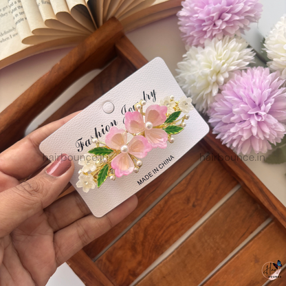 Pearl Blossom Center Clip