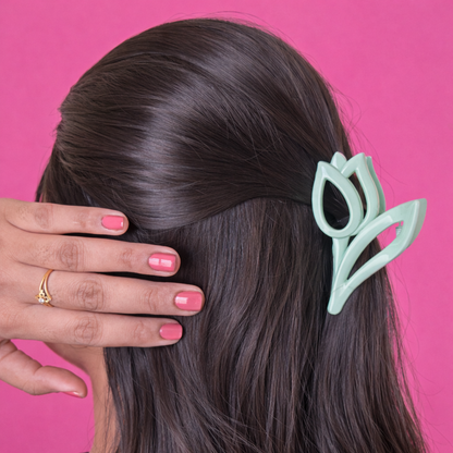 Minimal Tulip Petal Hair Claw – Medium