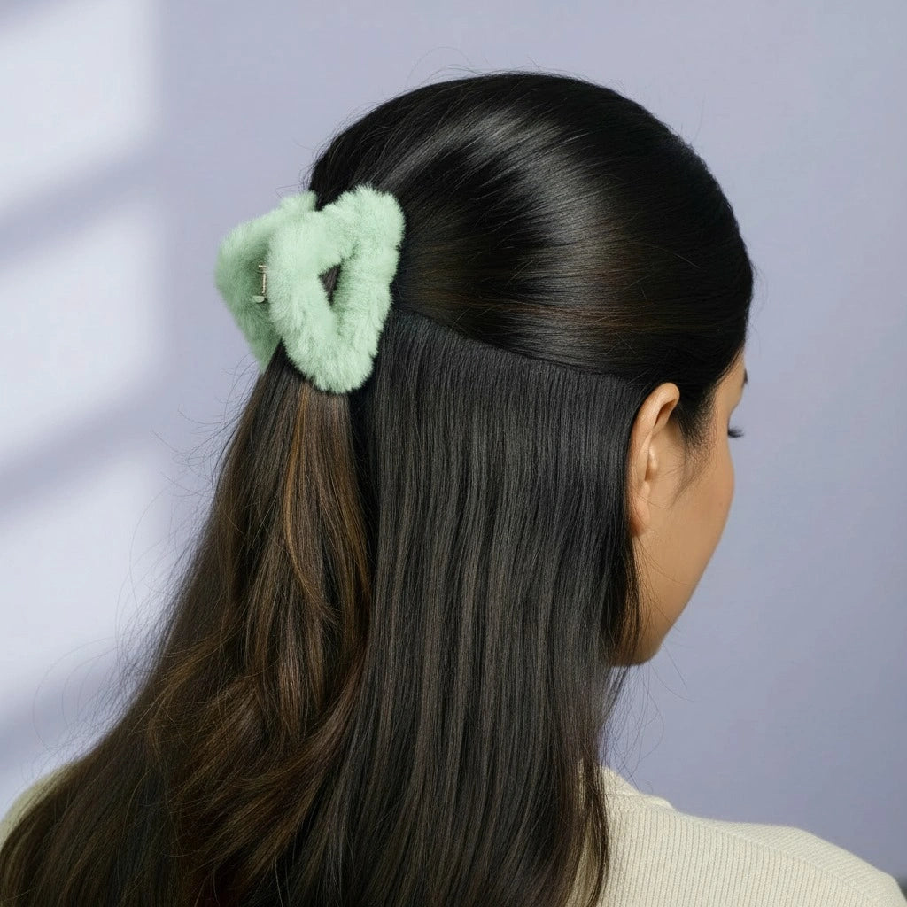 Triangular Fur Claw - Medium