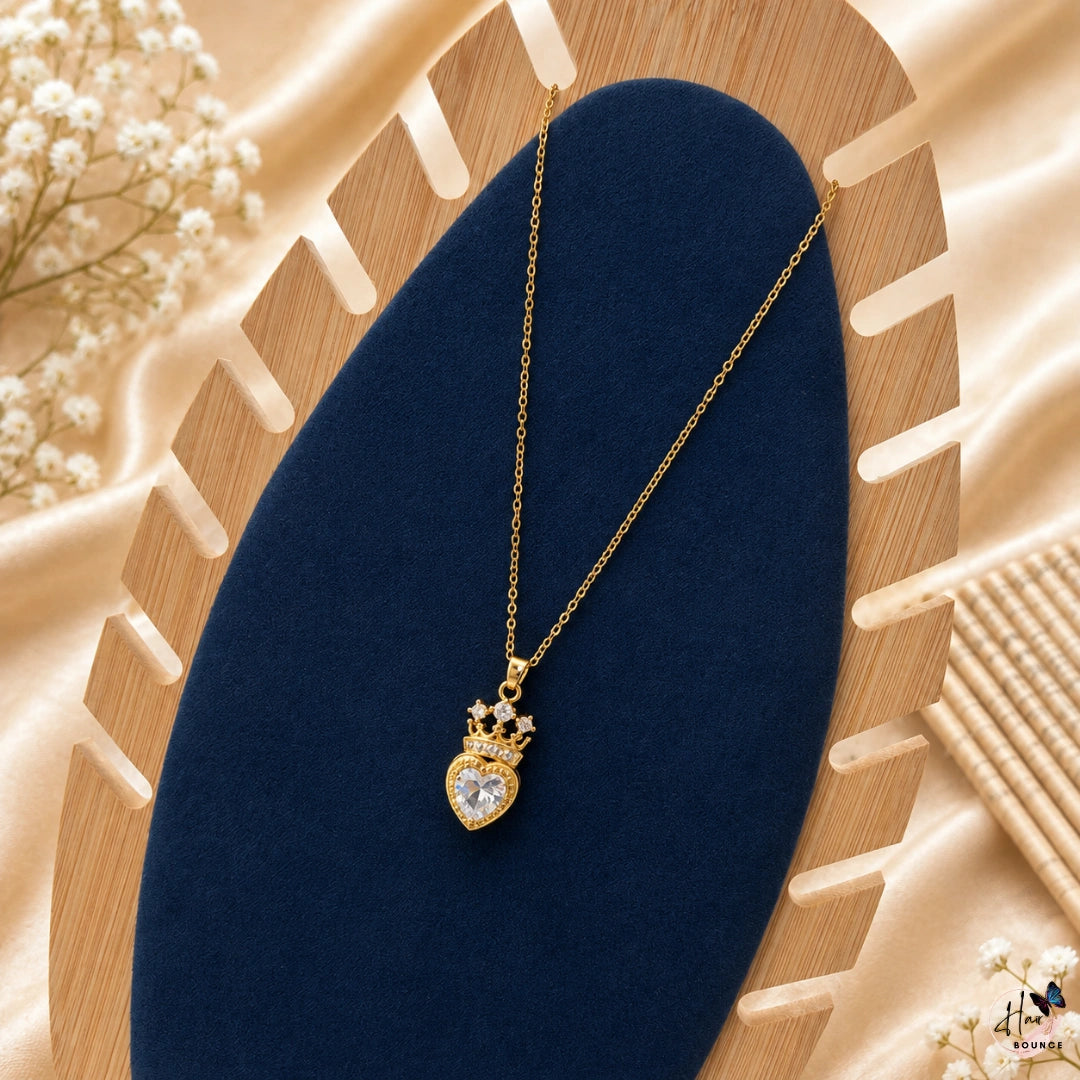 Royal Crown Heart Pendant Necklace – Gold