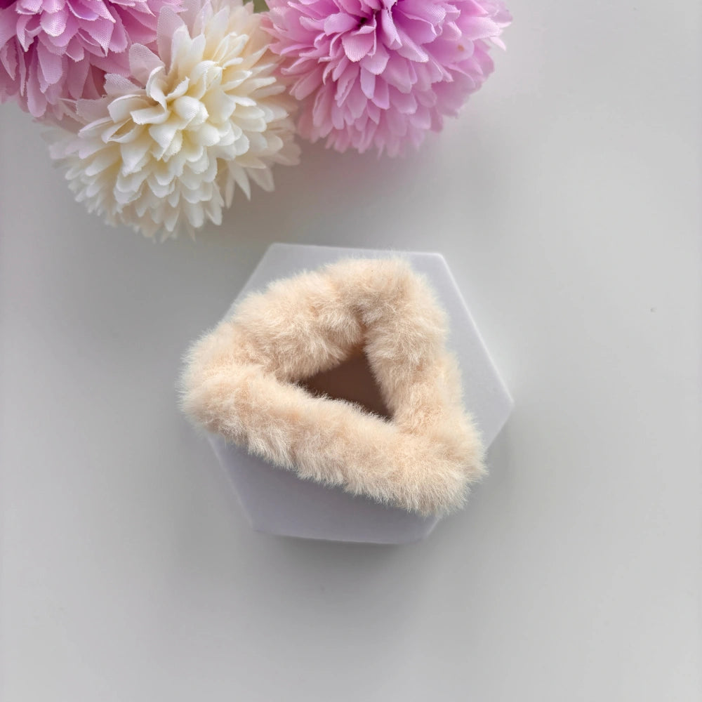 Triangular Fur Claw - Medium