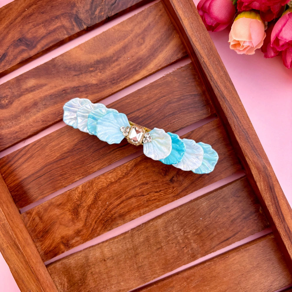 Sky Blue White Shell Center Clip