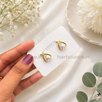 Pearl Twist Heart Stud Earrings