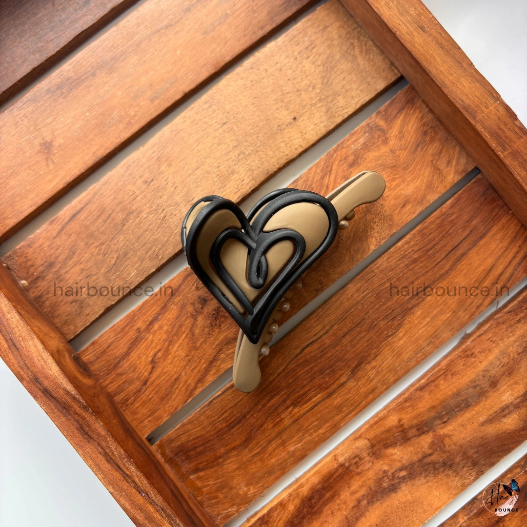 Matte Loop Heart Hair Claw – Medium