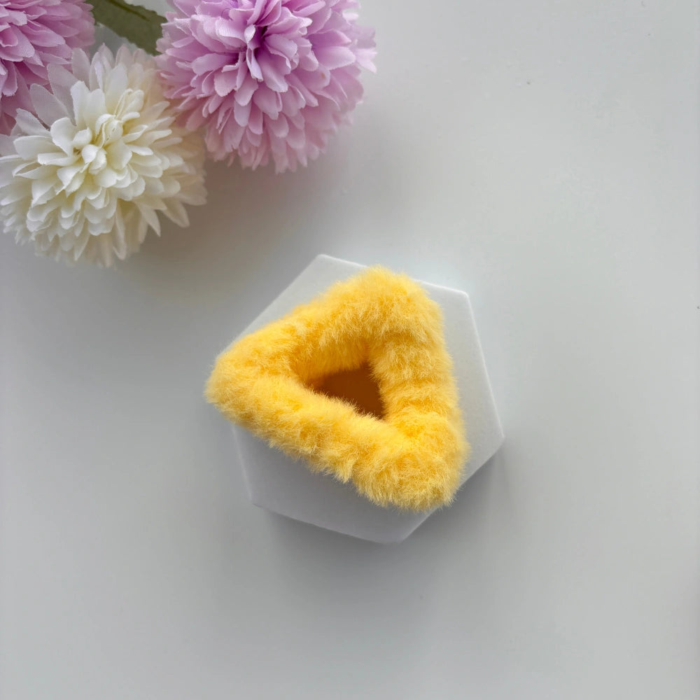 Triangular Fur Claw - Medium