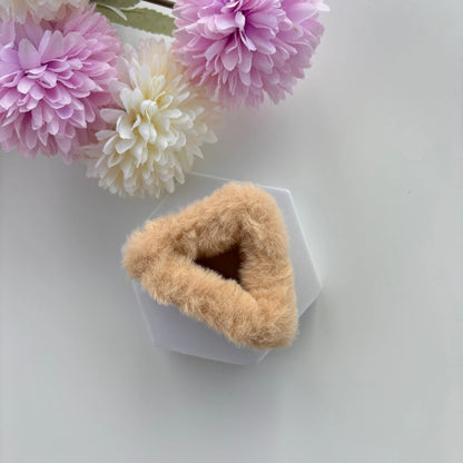 Triangular Fur Claw - Medium