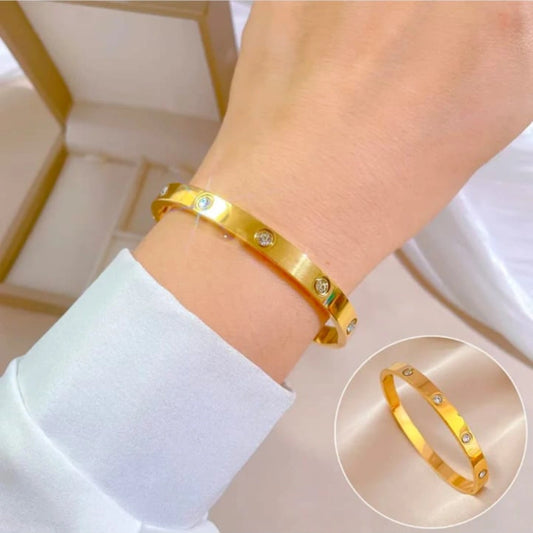 💎 Eternal Glow Crystal Bangle 💎