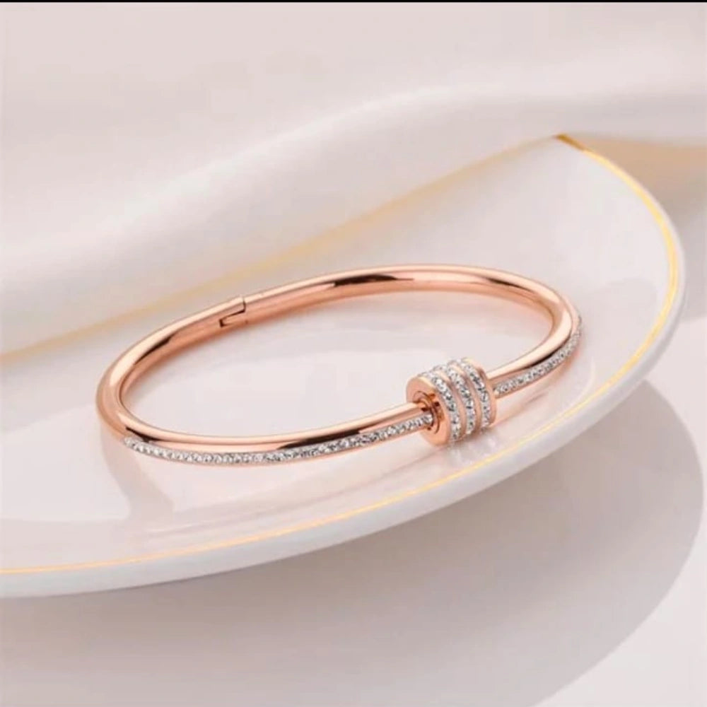 🌸 Rosé Luxe Halo Bangle 🌸